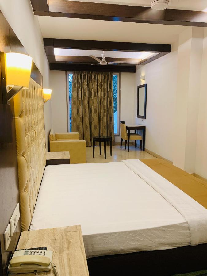 Metropolis Tourist Home Paharganj Nuova Delhi Esterno foto