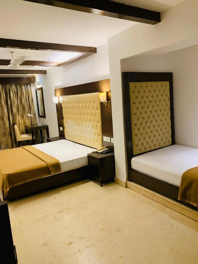 Metropolis Tourist Home Paharganj Nuova Delhi Esterno foto