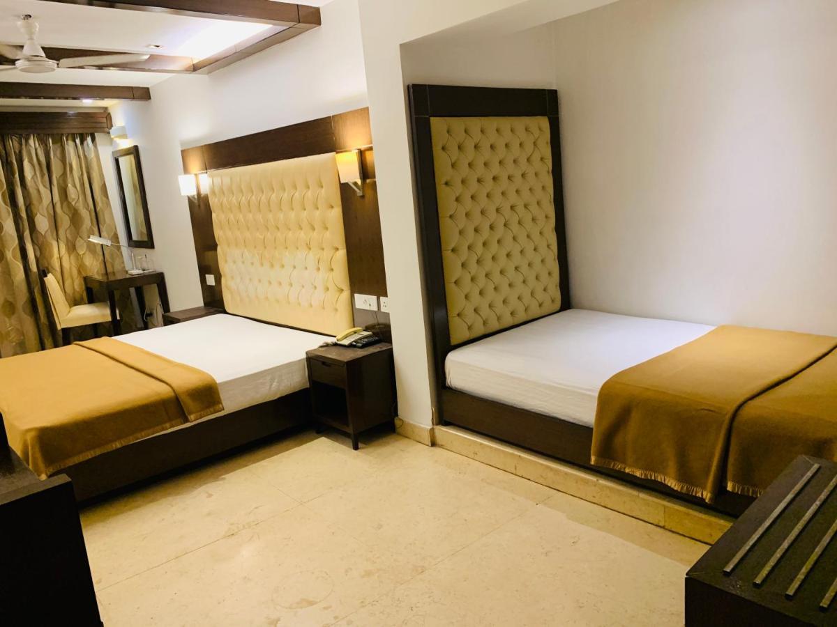 Metropolis Tourist Home Paharganj Nuova Delhi Esterno foto