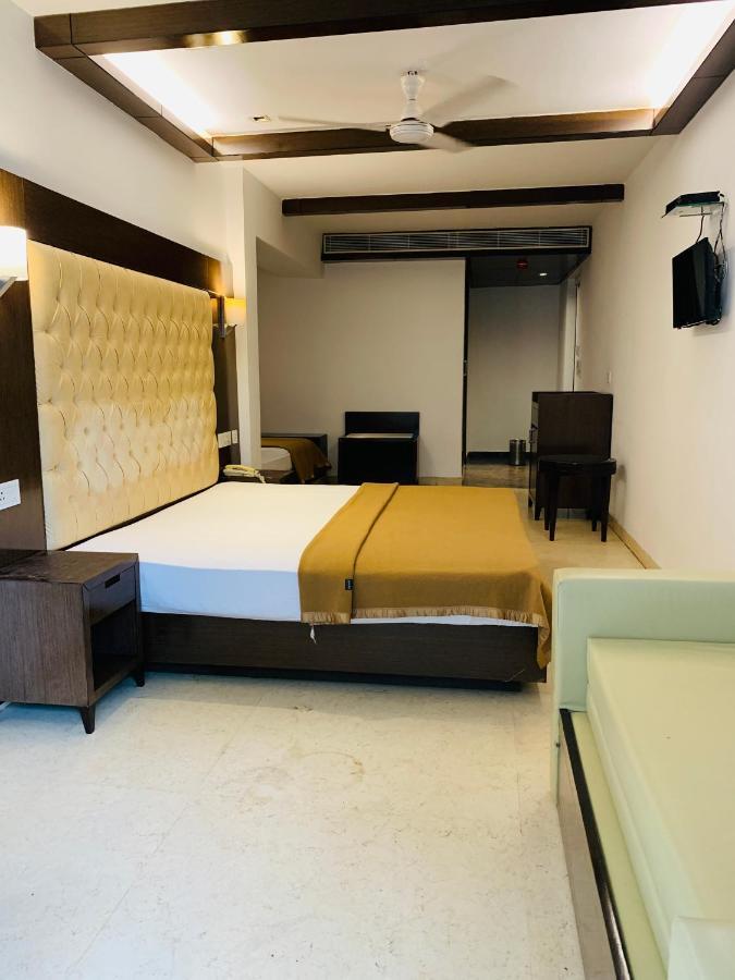 Metropolis Tourist Home Paharganj Nuova Delhi Esterno foto