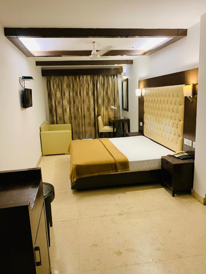 Metropolis Tourist Home Paharganj Nuova Delhi Esterno foto