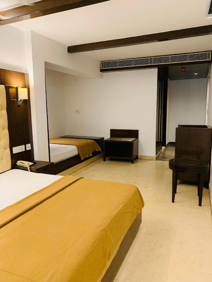 Metropolis Tourist Home Paharganj Nuova Delhi Esterno foto