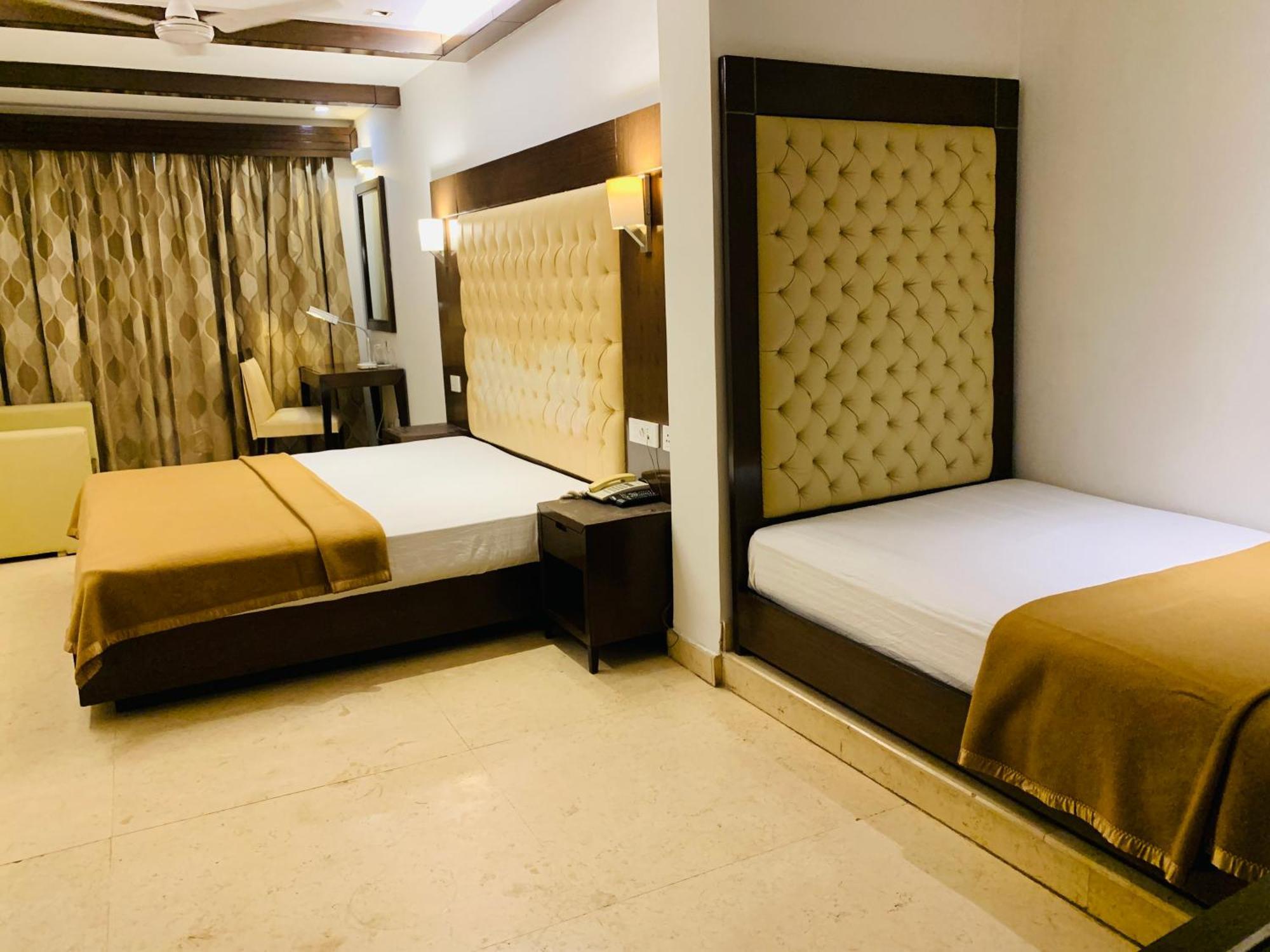 Metropolis Tourist Home Paharganj Nuova Delhi Esterno foto