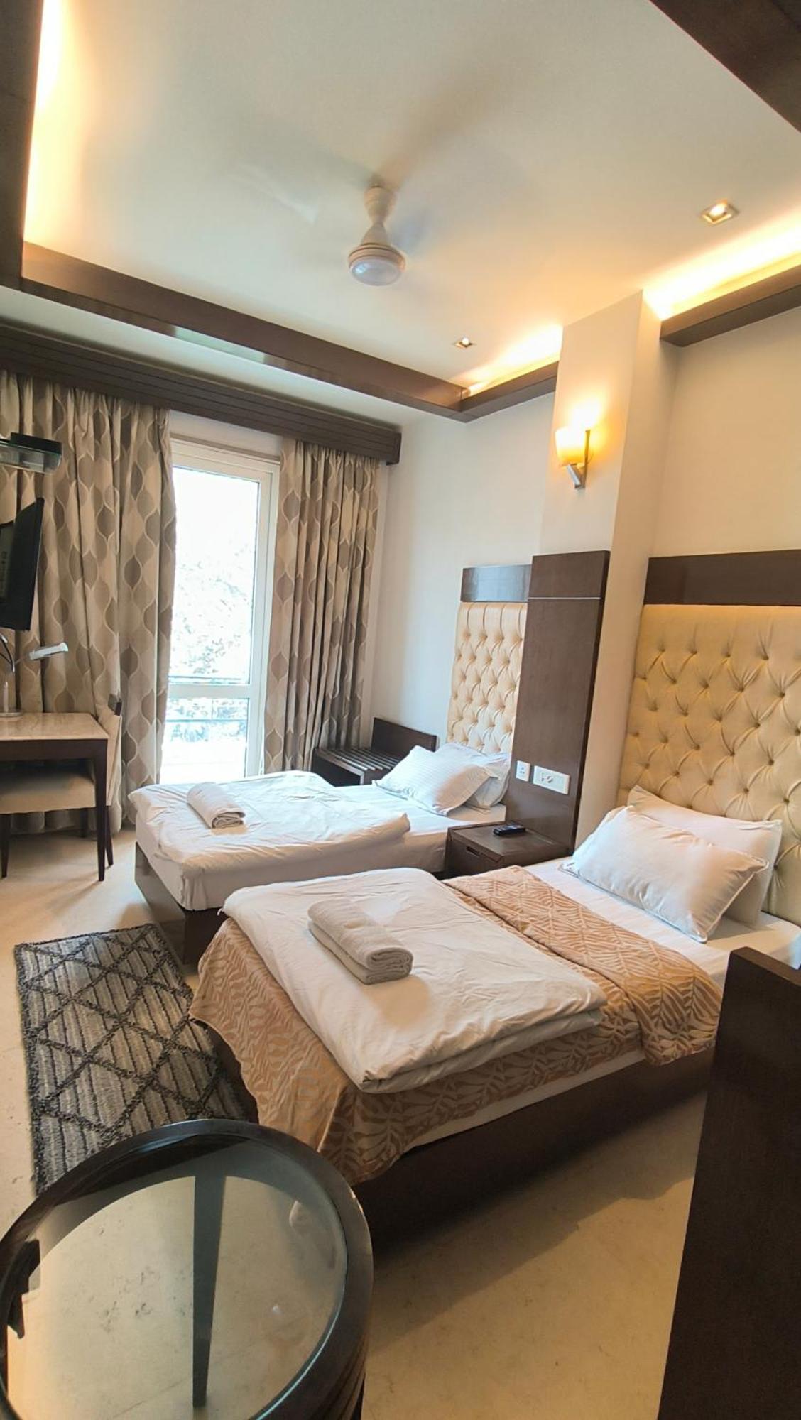 Metropolis Tourist Home Paharganj Nuova Delhi Esterno foto